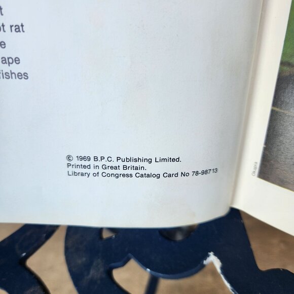 The International Wildlife Encyclopedia Vol. 1 Red Cover 1970s Reference Book - Picture 11 of 11